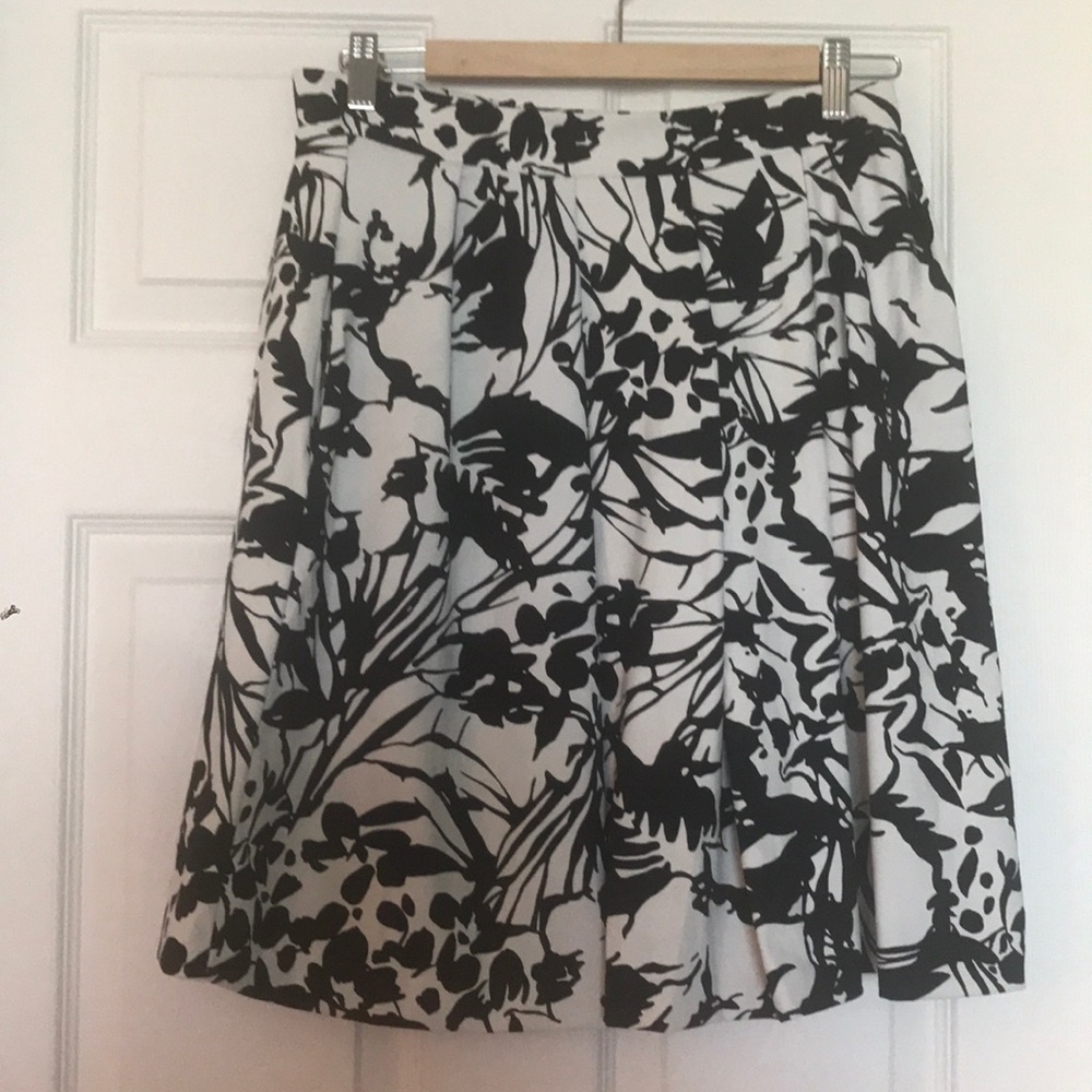 Black and white flower pattern skirt.